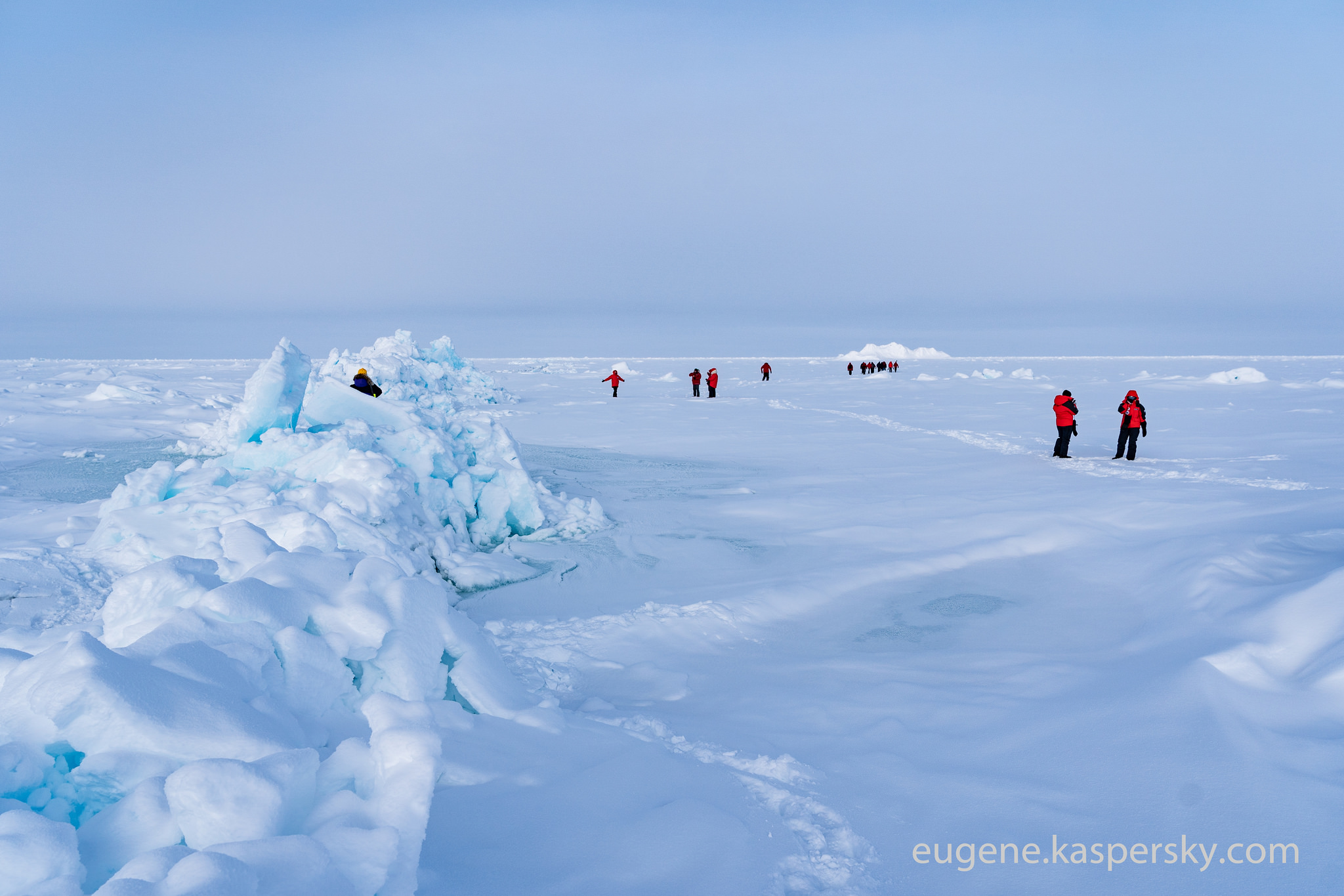 Barneo Camp (North Pole), дрейфующая станция Барнео (Северный Полюс)
